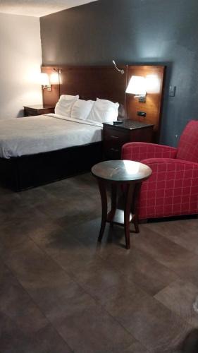 Jackson Apartment | King Bed Hotel Room 152