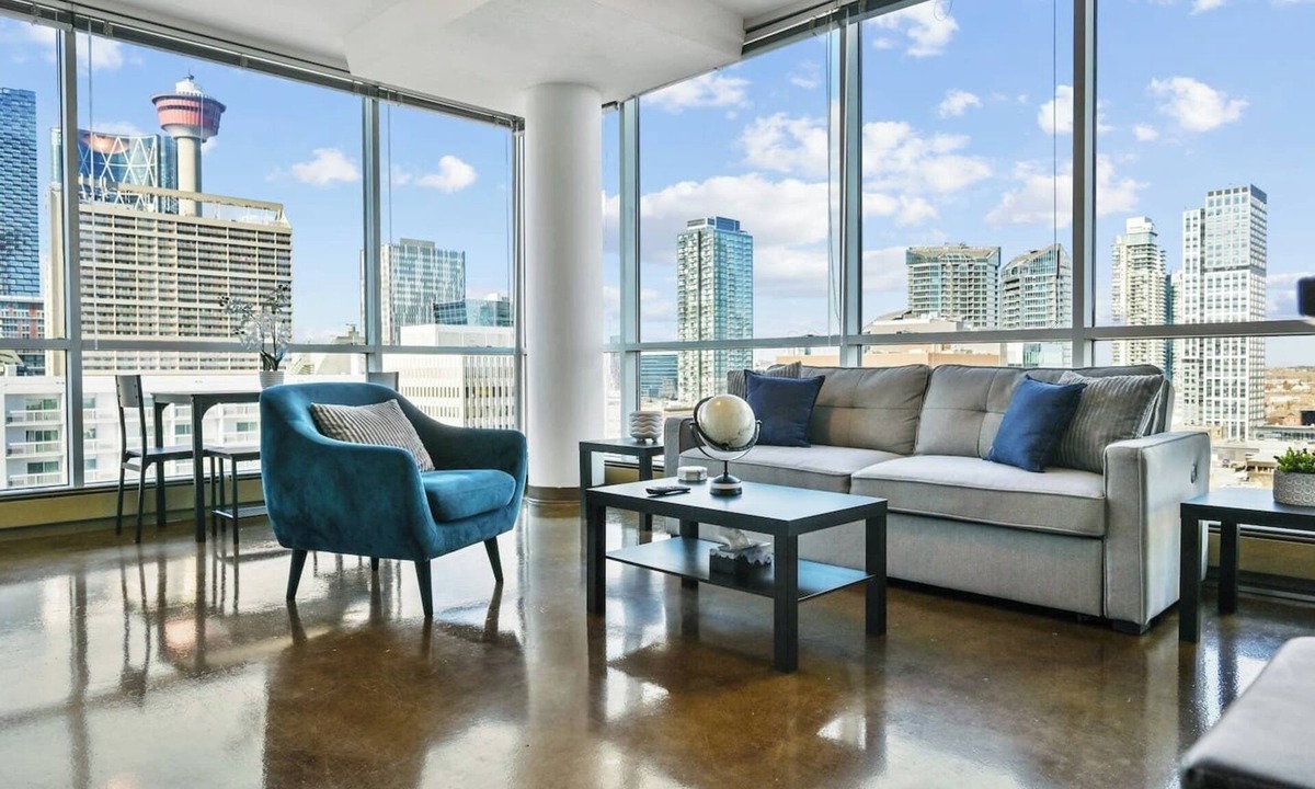 Victoria Park Apartment | King Bed | Mins to Saddledome | AC | UG Parking