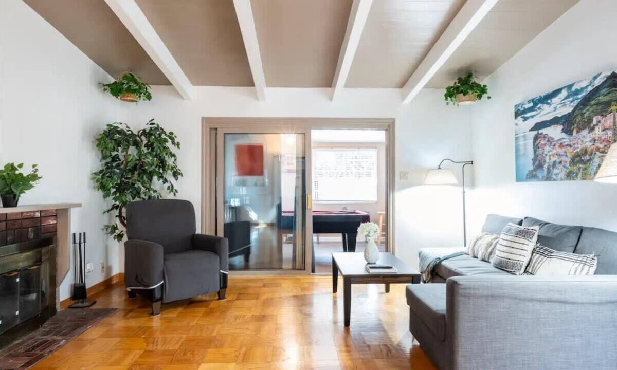Tennyson - Alquire House | King Bed Walk to BART Near SFO Fast WiFi