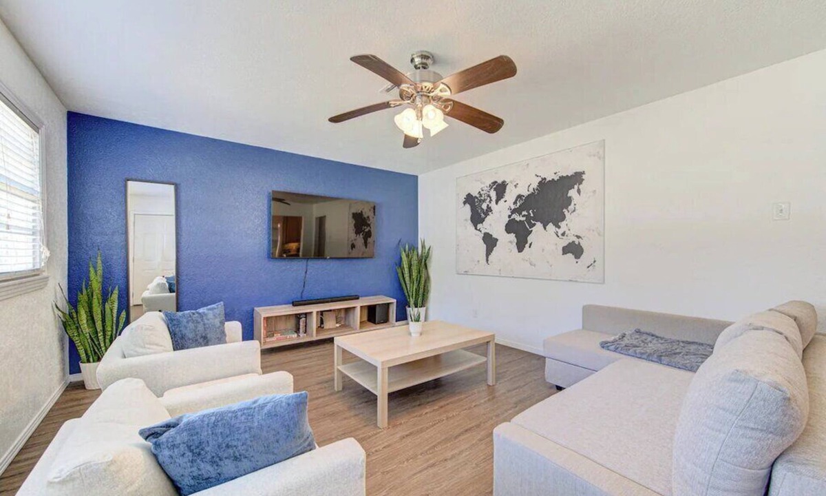 Beaumont Apartment | King bed with Pool table, decked patio and, gym.