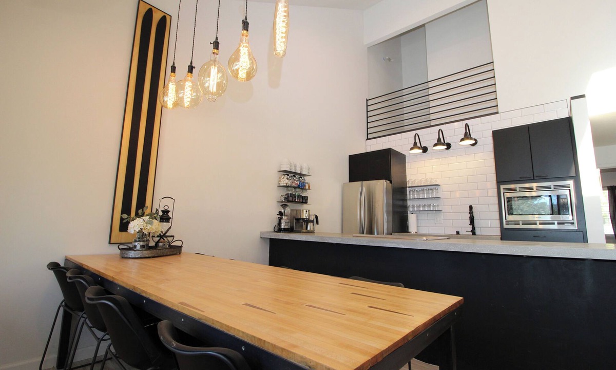 Angel Fire Condo | King Beds, Completely Remodeled, walk to skiing