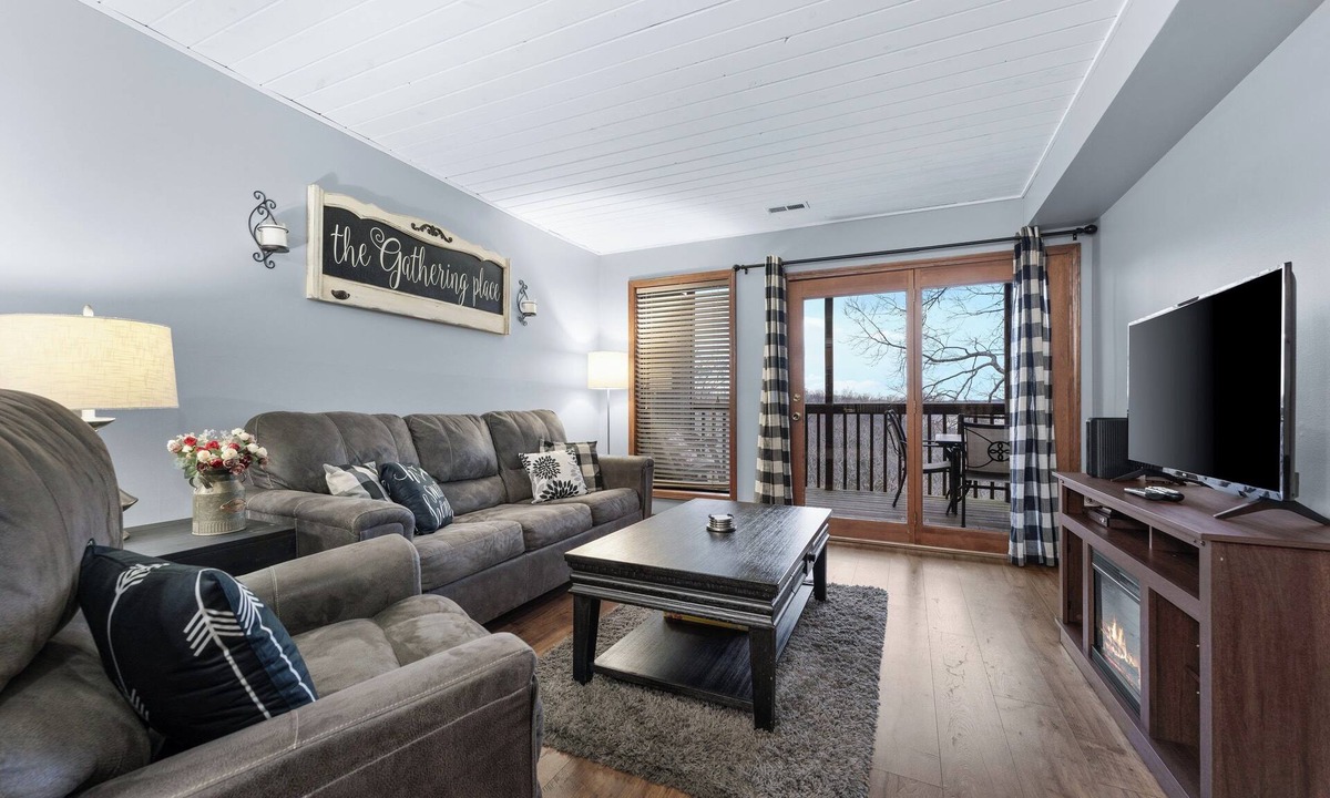 Notch Estates Condo | KING BEDS!~Gathering Place~ WALK-IN🏠NO STAIRS🎡1 MILE FROM SDC🎢