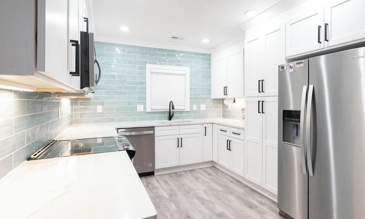 Winston - Salem House | King Beds Hot Tub Arcade Grill & Firepit