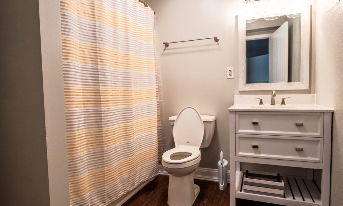 Downtown Lafayette Historic District Condo | King Centered Downtown Lafayette