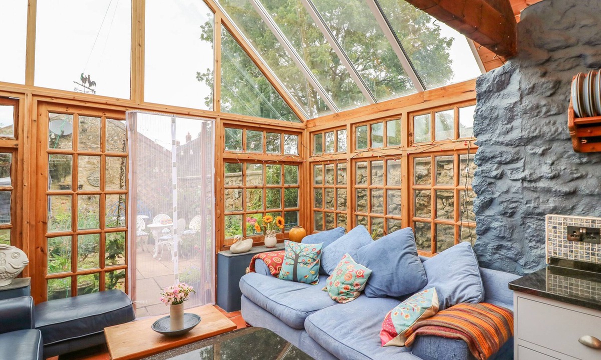 Broadwindsor Cottage | King Charles Cottage