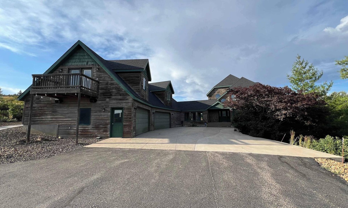 Pocatello House | King Home- Mountain Oasis, Pool & Views