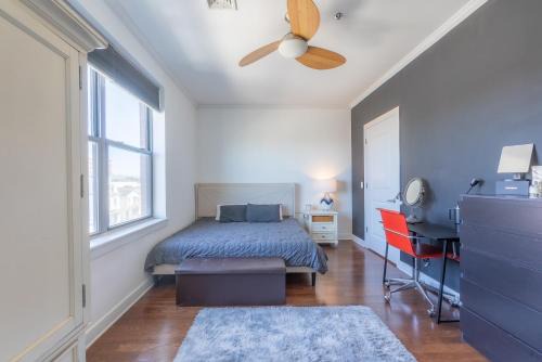 Hackensack River Waterfront House | King Master and Plush Queen near NYC w kitchen, living room plus on-site gym