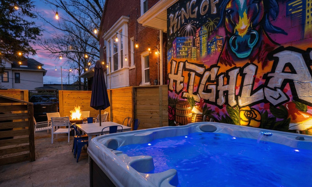 Tyler Park House | King of the Highlands * HUGE 7BR 6BA->Game Room