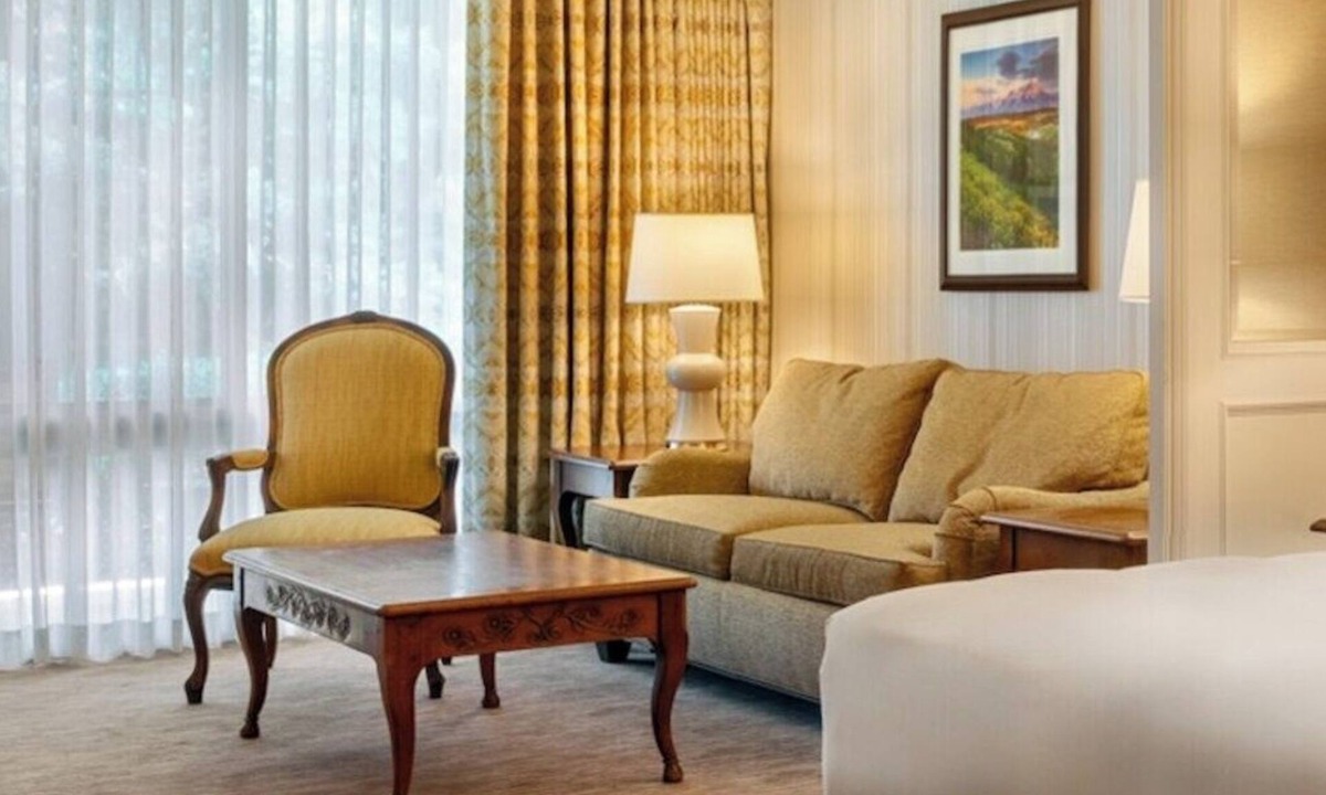 Cheyenne Hotel | King Pool | Little America | Poolside Days, Golf Access, Resort Calm | 2 Units