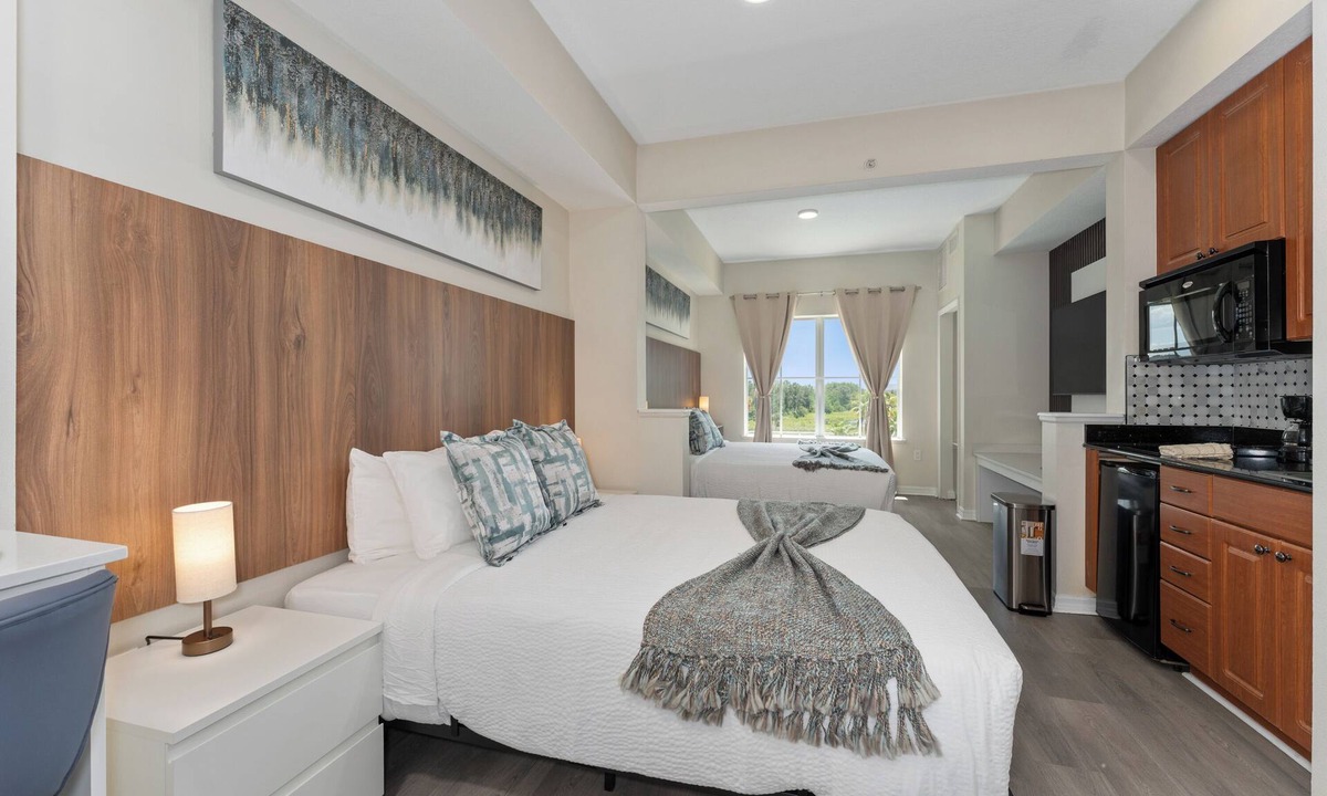 Florida Center Apartment | King + Queen, Spacious Studio Near Universal
