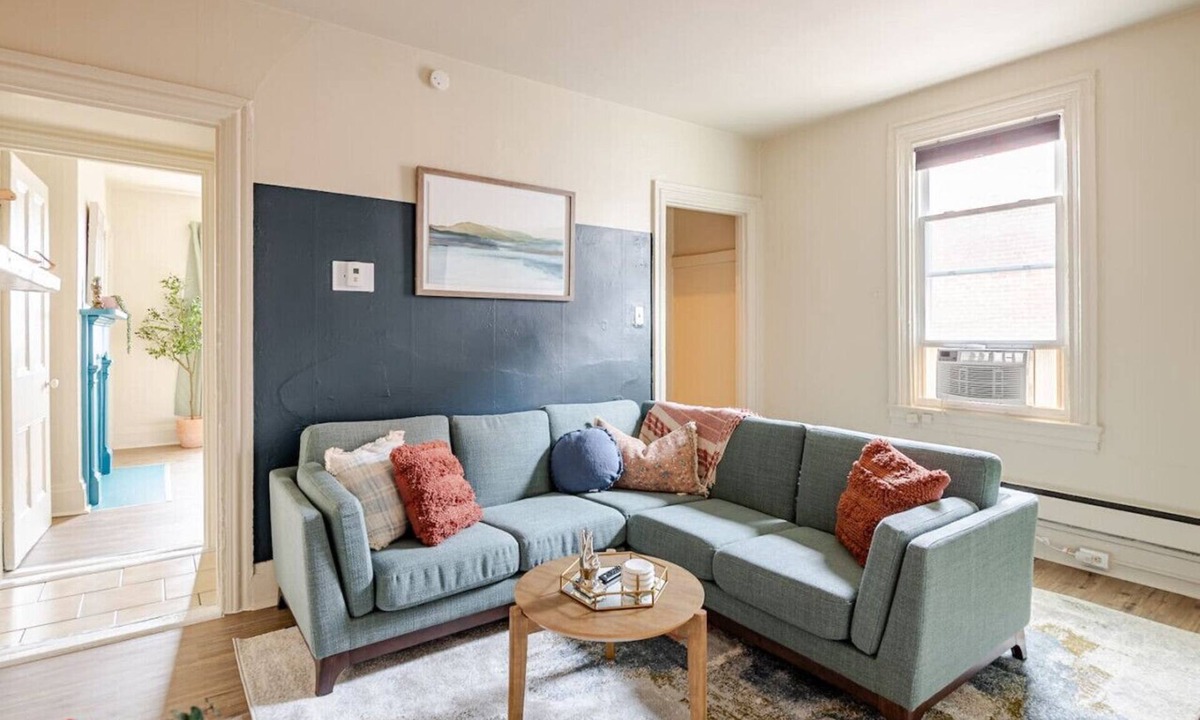Lower Lawrenceville Apartment | King/Queen - Steps to Butler