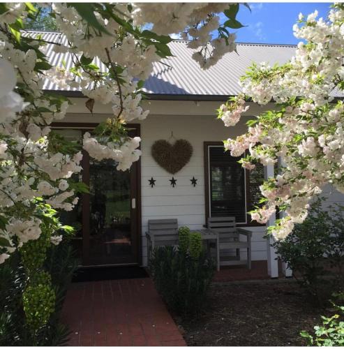 Moyhu Bed & Breakfast | King River Cottage