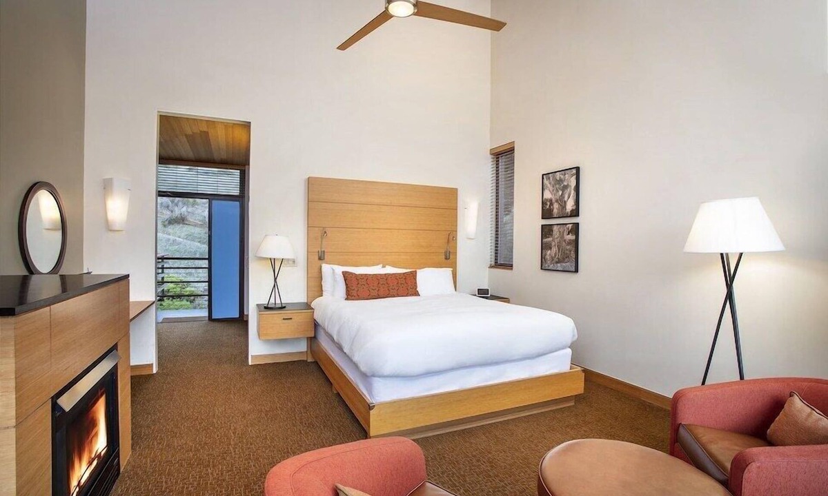 Sausalito Hotel | King Room at a 4.5⭐️ Hotel