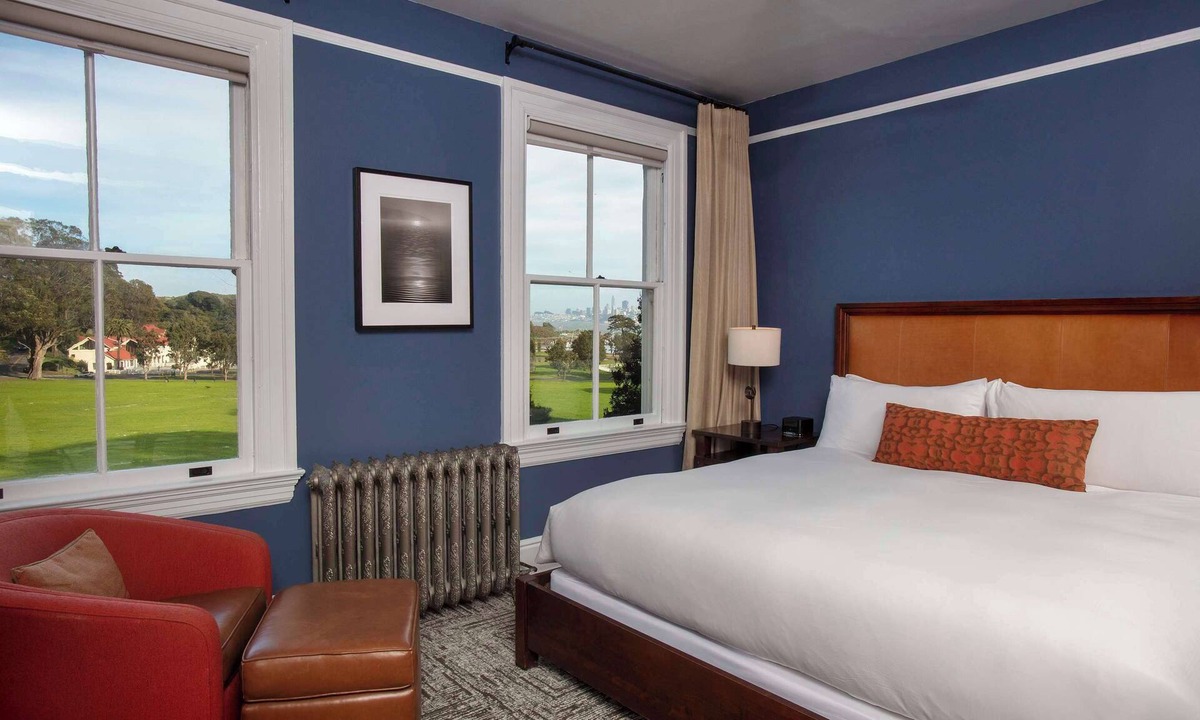 Sausalito Hotel | King Room at a 4.5⭐️ Hotel