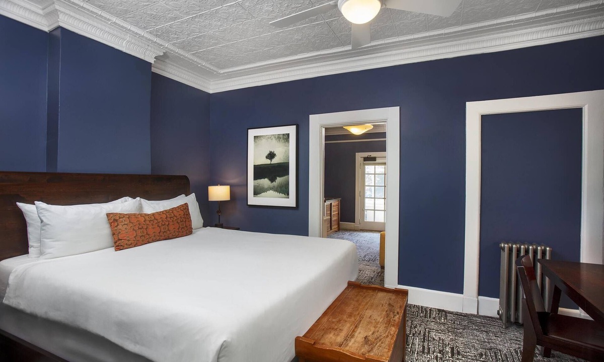 Sausalito Hotel | King Room at a 4.5⭐️ Hotel