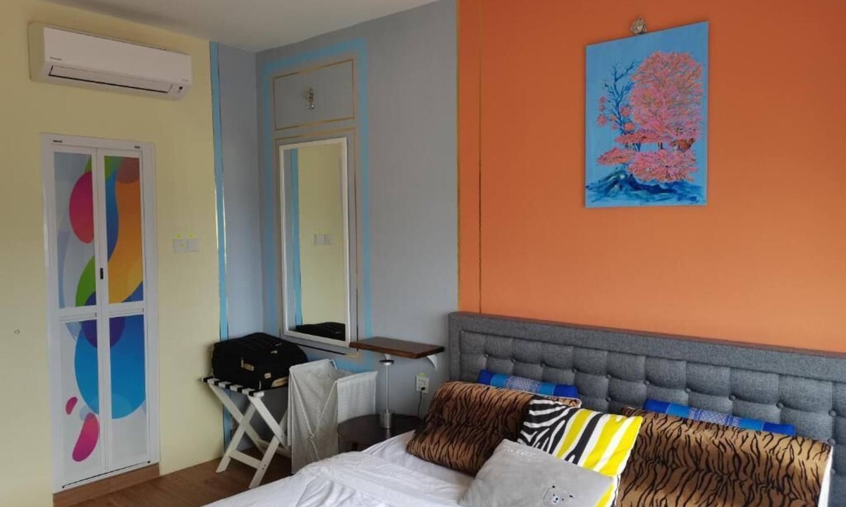 Kampung Pandan Dalam Apartment | King Room with Lake View