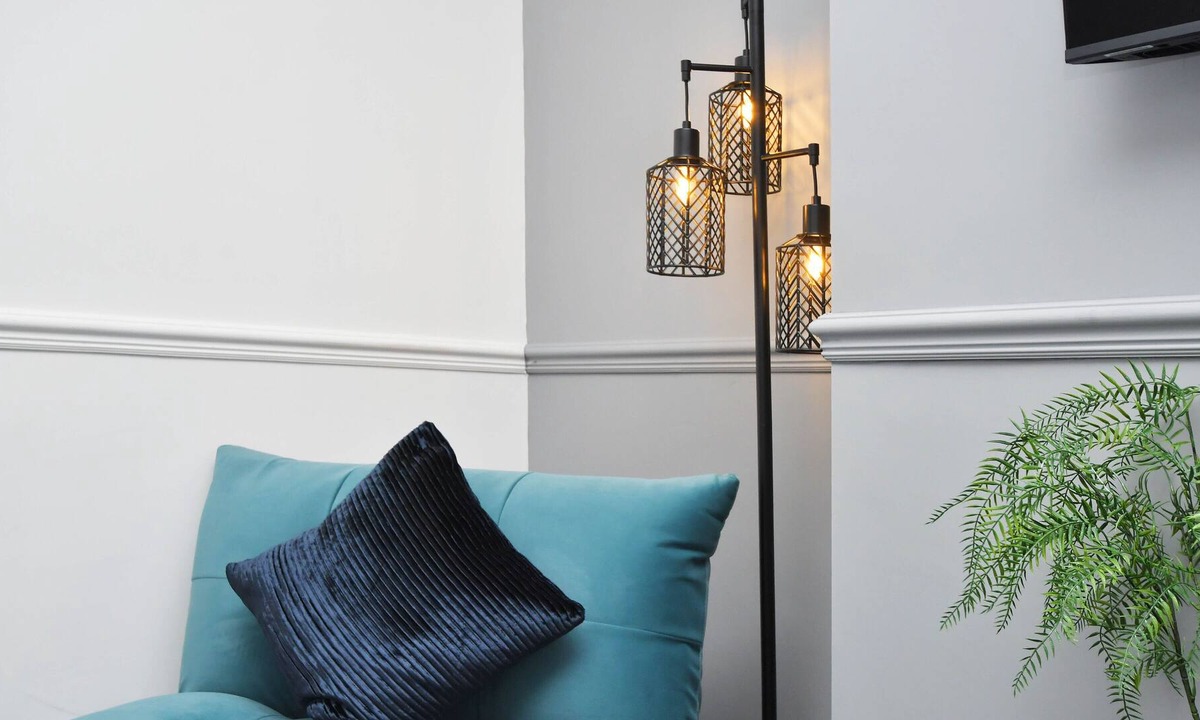 Newcastle-Under-Lyme House | King's Terrace by YourStays