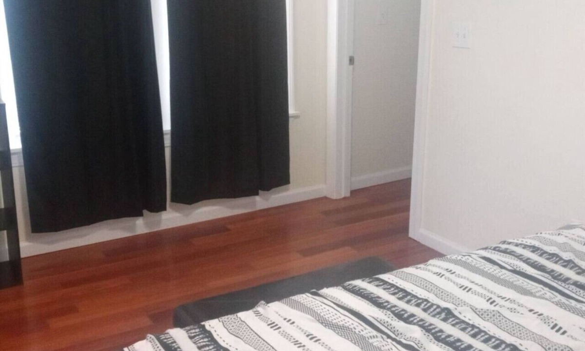 Niskayuna Apartment | king size one bed room