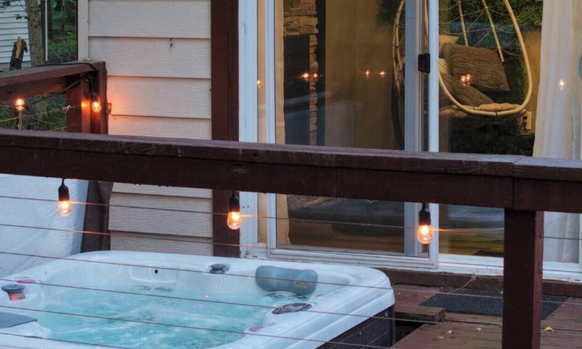 Briar Crest Woods Cabin | King Size - Romantic - Massage - Pet Friendly