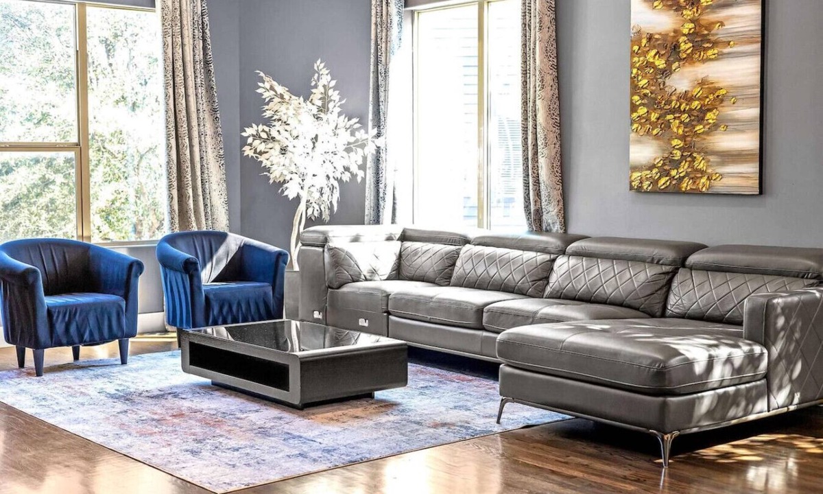 Old East Dallas Villa | King-Sized Comfort with Rooftop Skyline Views