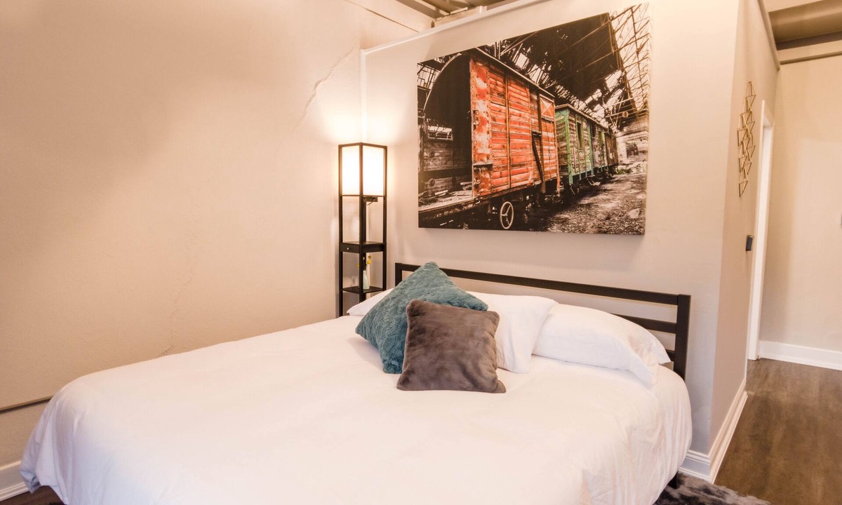 Lafayette Condo | King Sized - Heart of Downtown Lafayette
