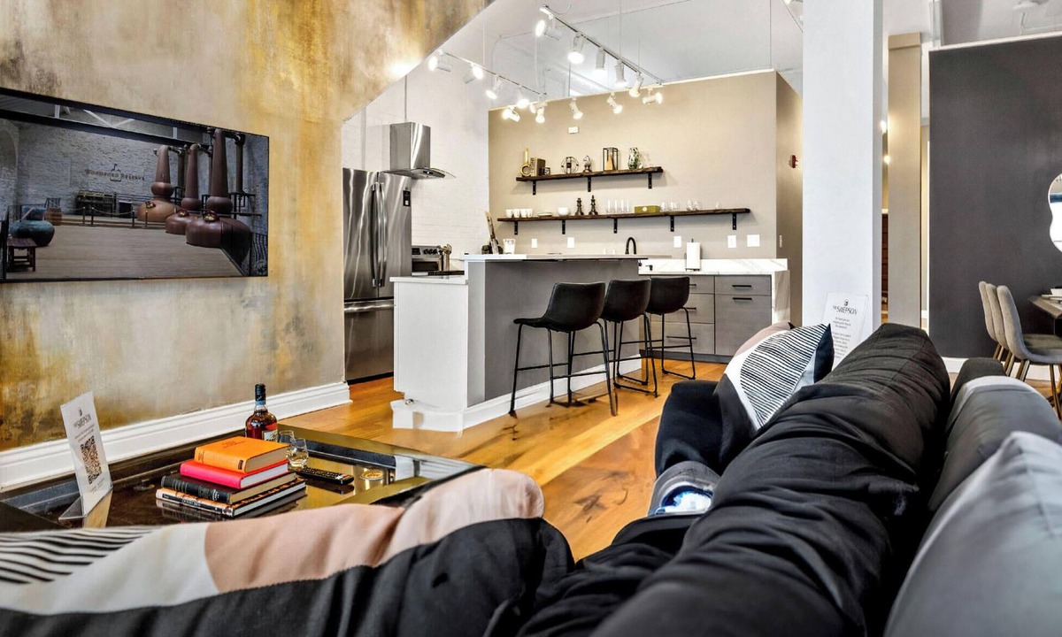 Shelby Park Apartment | KING Sleep10 5Bed 4BR 2BA Swepson ICON 102