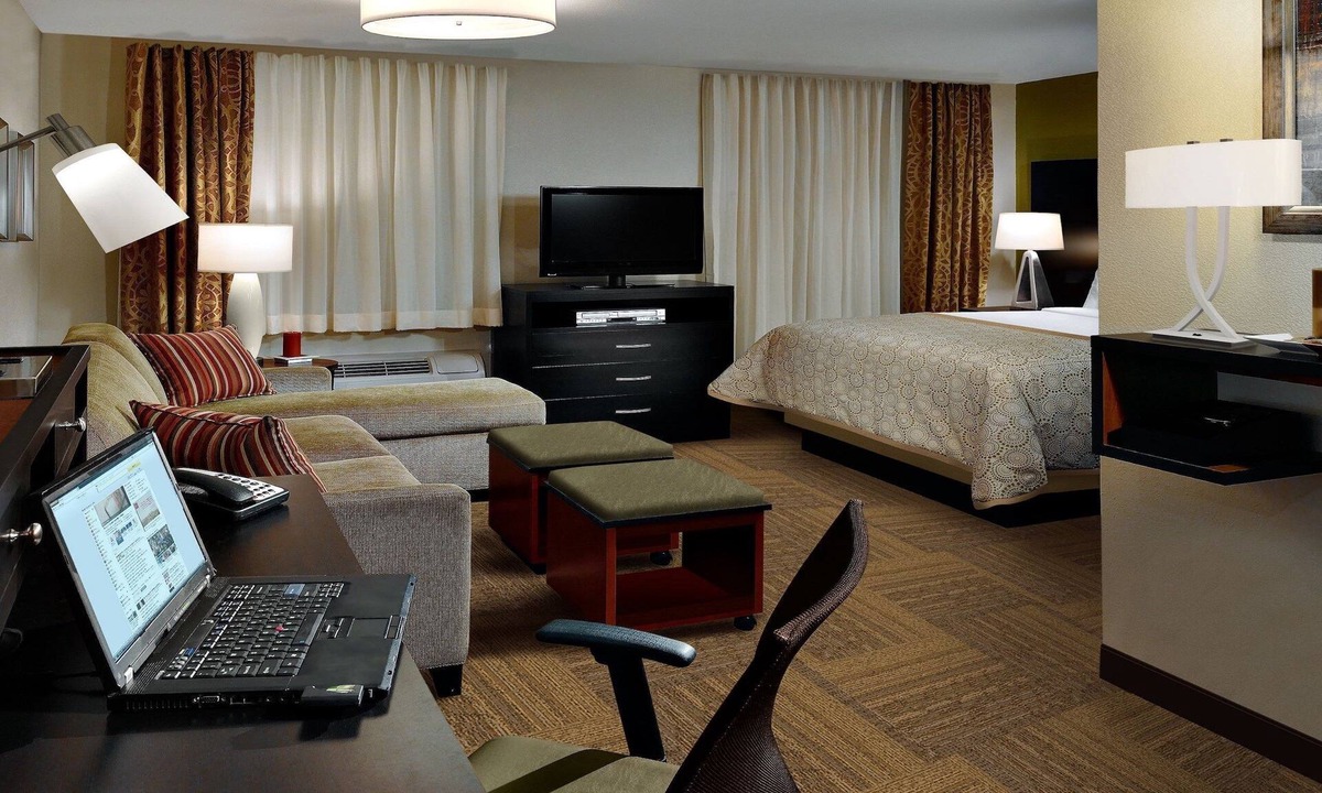 Lafayette Apartment | King Studio | Free Breakfast. Indoor Pool