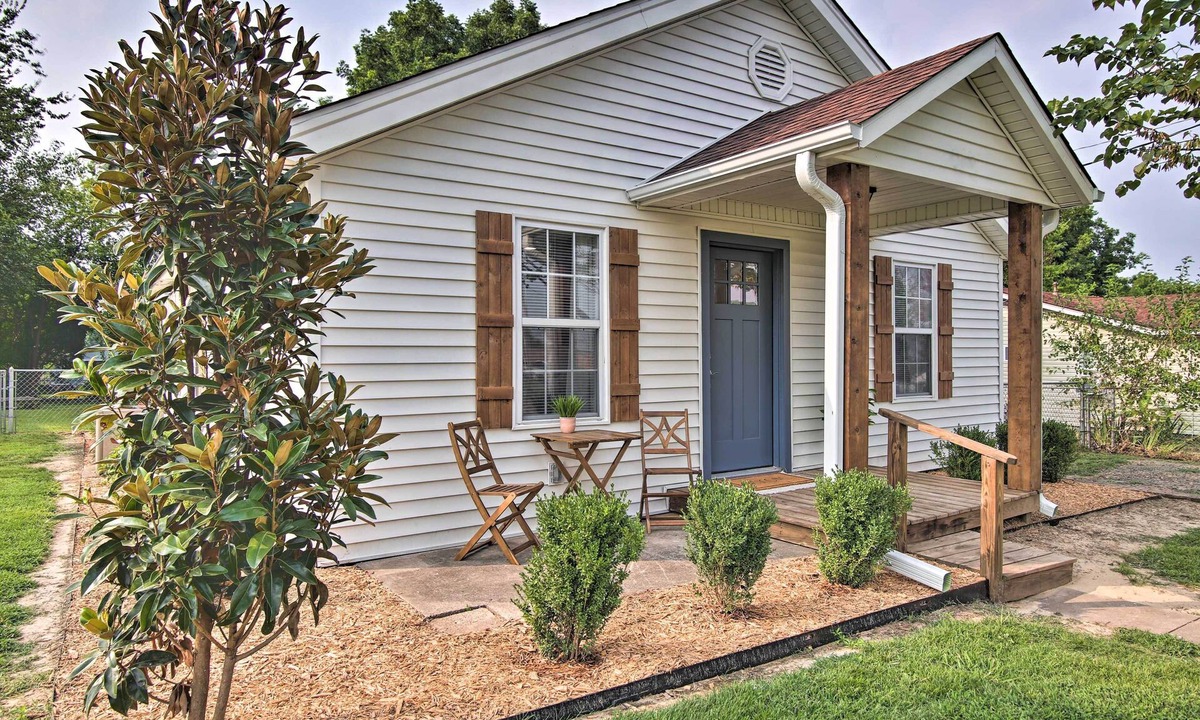 Fort Gibson House | King Suite | Lakes, Trails & Historic Fort Gibson
