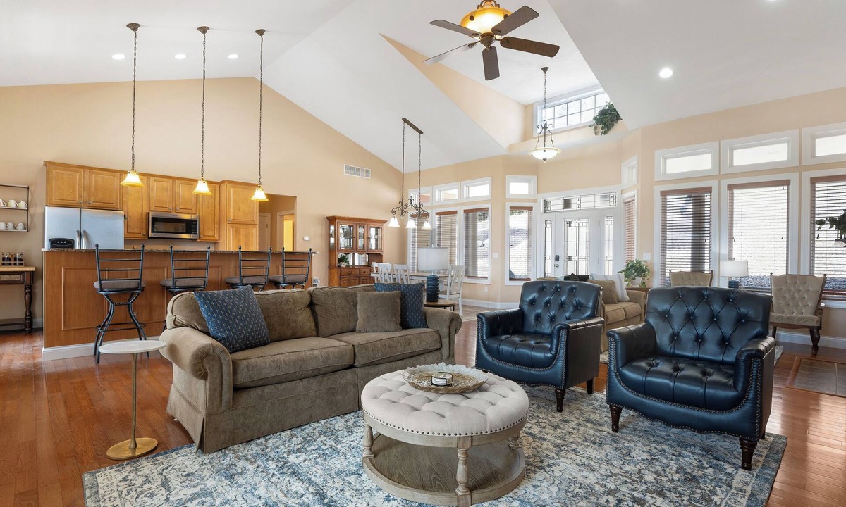 Lake Ozark House | King Suite! Stay & Play Rates! Overlooking 9th fairway at Osage National!