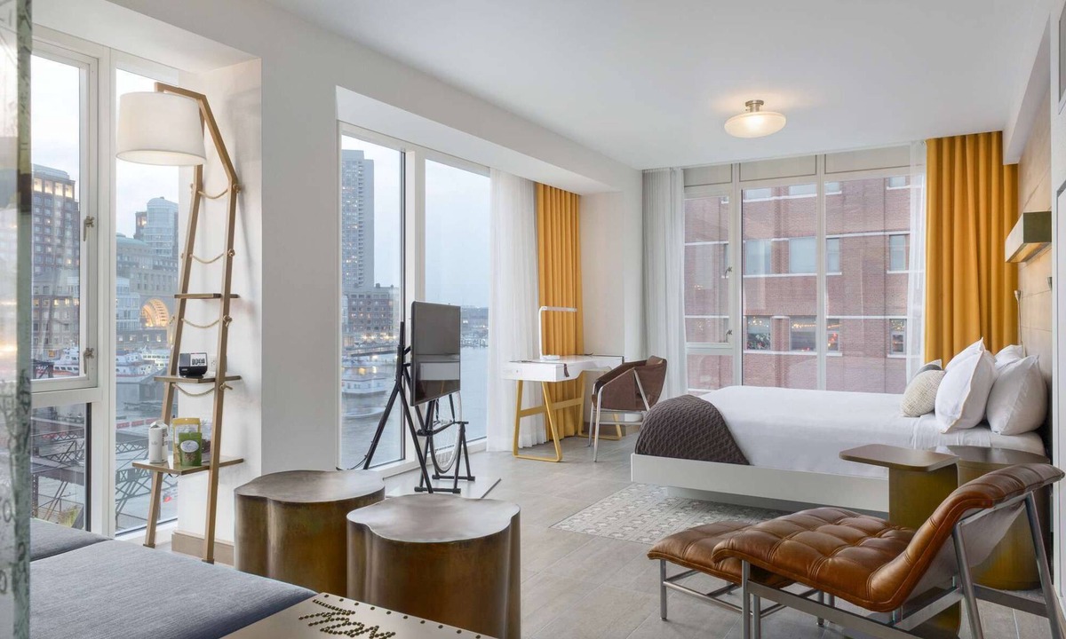 Seaport District Hotel | King w/Harbor View + On Site Dining & Rooftop Bar