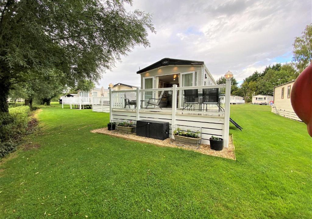 South Cerney House | Kingfisher