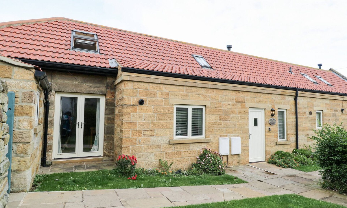 Whitby Cottage | KINGFISHER, pet friendly, with open fire in Whitby