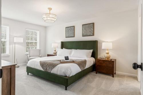 Weldon Spring Heights House | King’s Corner Retreat by StayLage