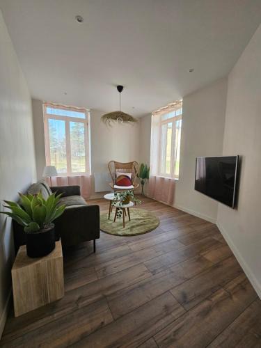 Roche-la-Moliere Apartment | Kings View