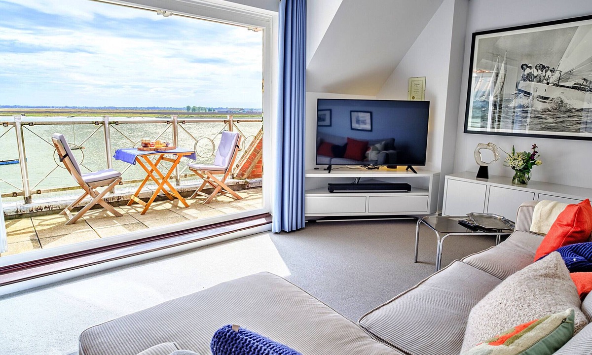 Burnham-on-Crouch Apartment | Kings Wharf