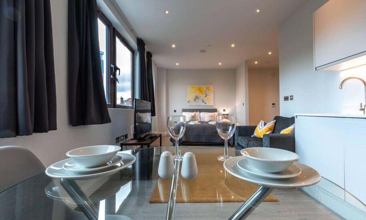Staines Apartment | Kingsbridge House Apartment Nine