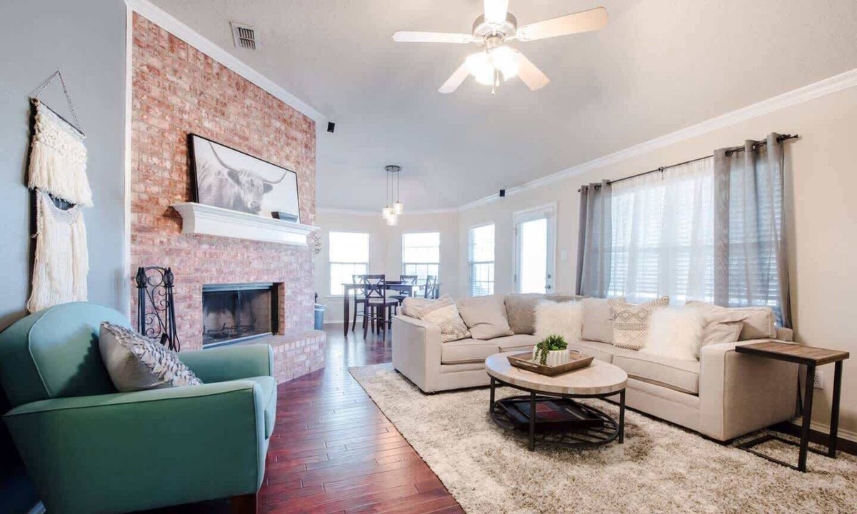 Lubbock House | Kingston House - 3BR/2BA - South Lubbock