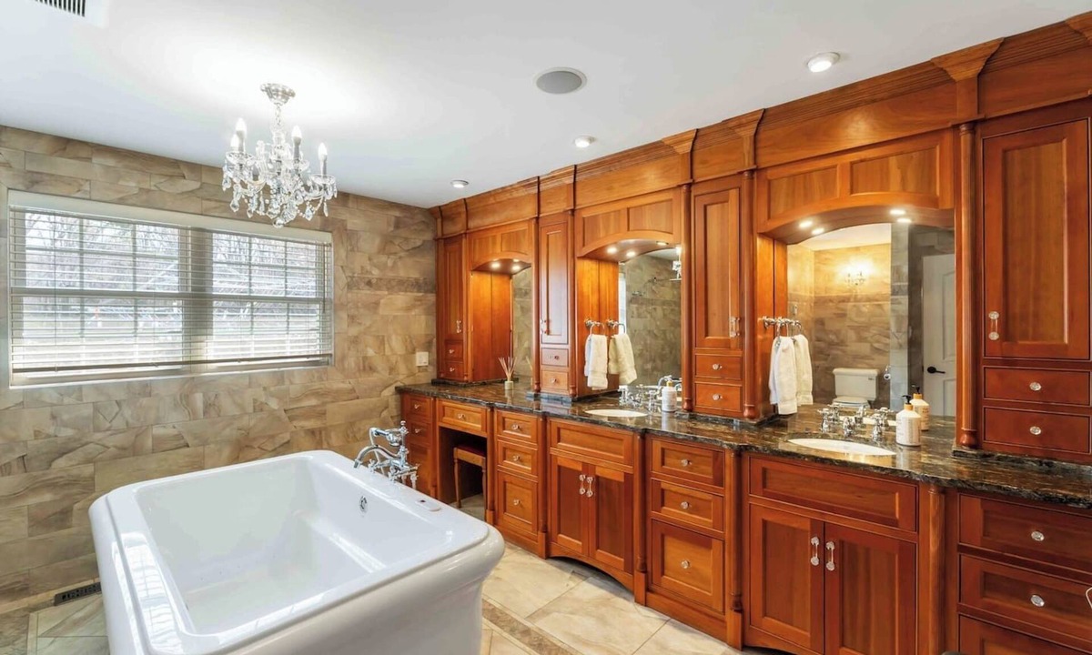 Kingston Villa | Kingston Private Executive Living Residence