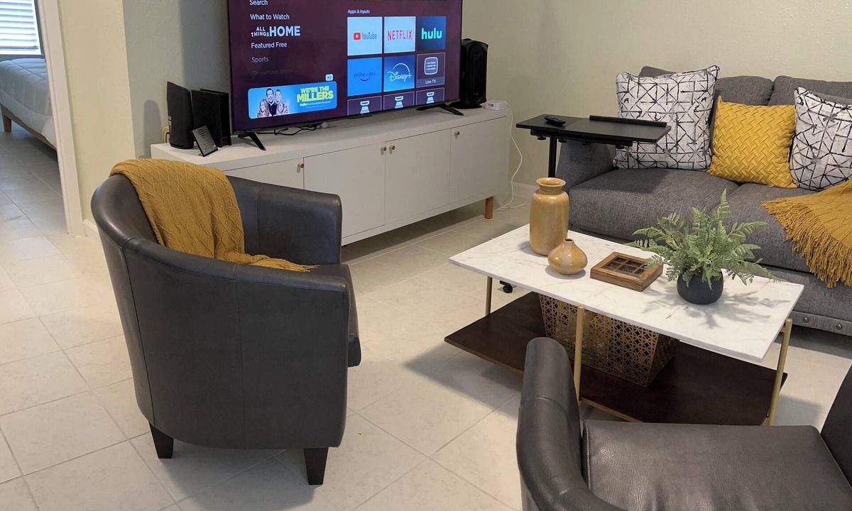 Eastern Division Apartment | Kingsway by the Laredo Medical Center.
