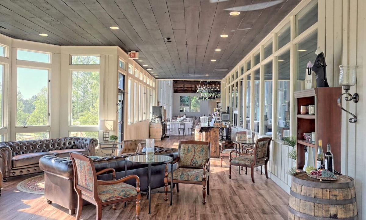 Clayton Hotel | Kingwood Resort