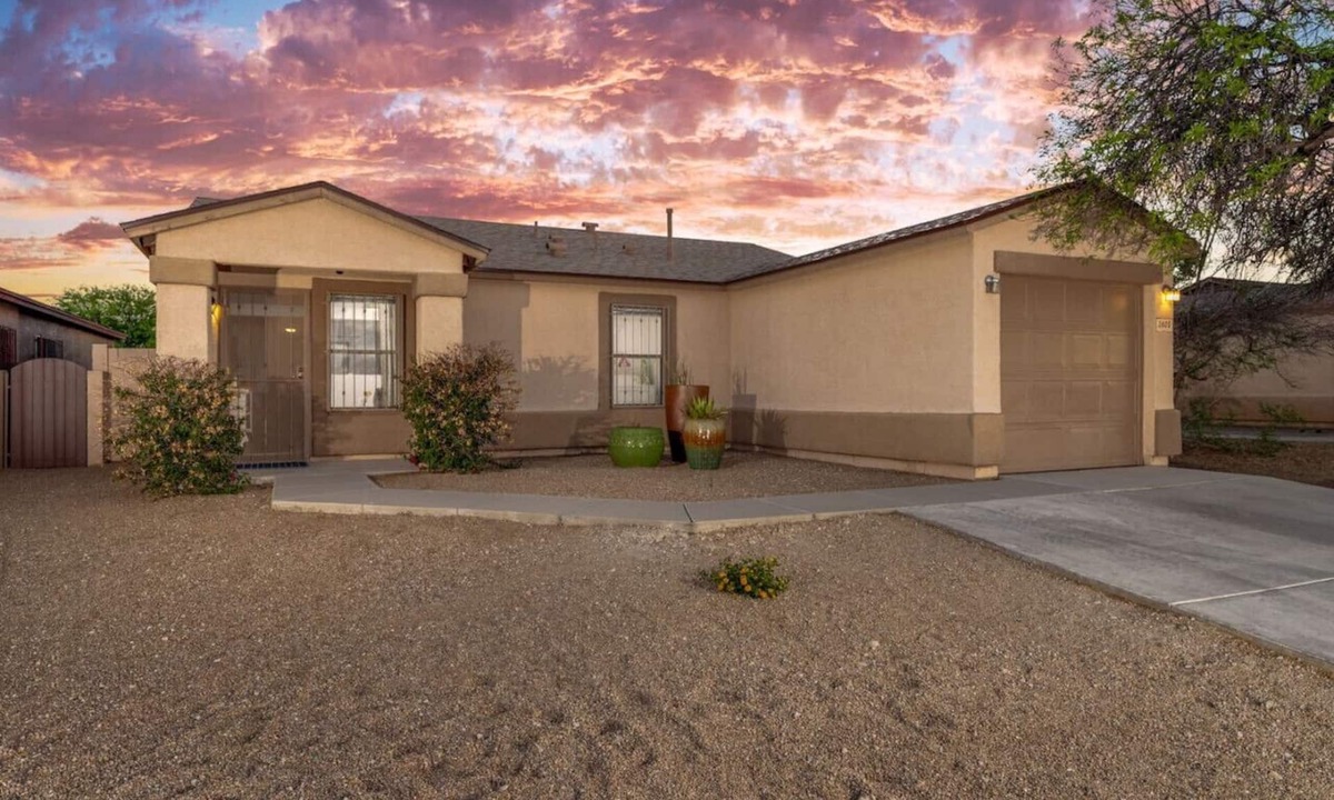 Tucson House | KINO Sports/3 BR & 2 BA/Garage/Outdoor Space