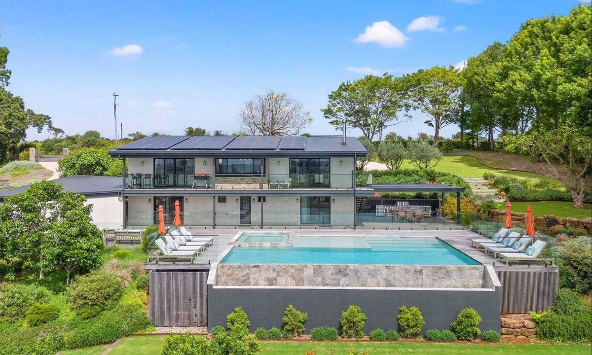 Tintenbar House | Kinvara Ridge - Panoramic Coastal Bliss