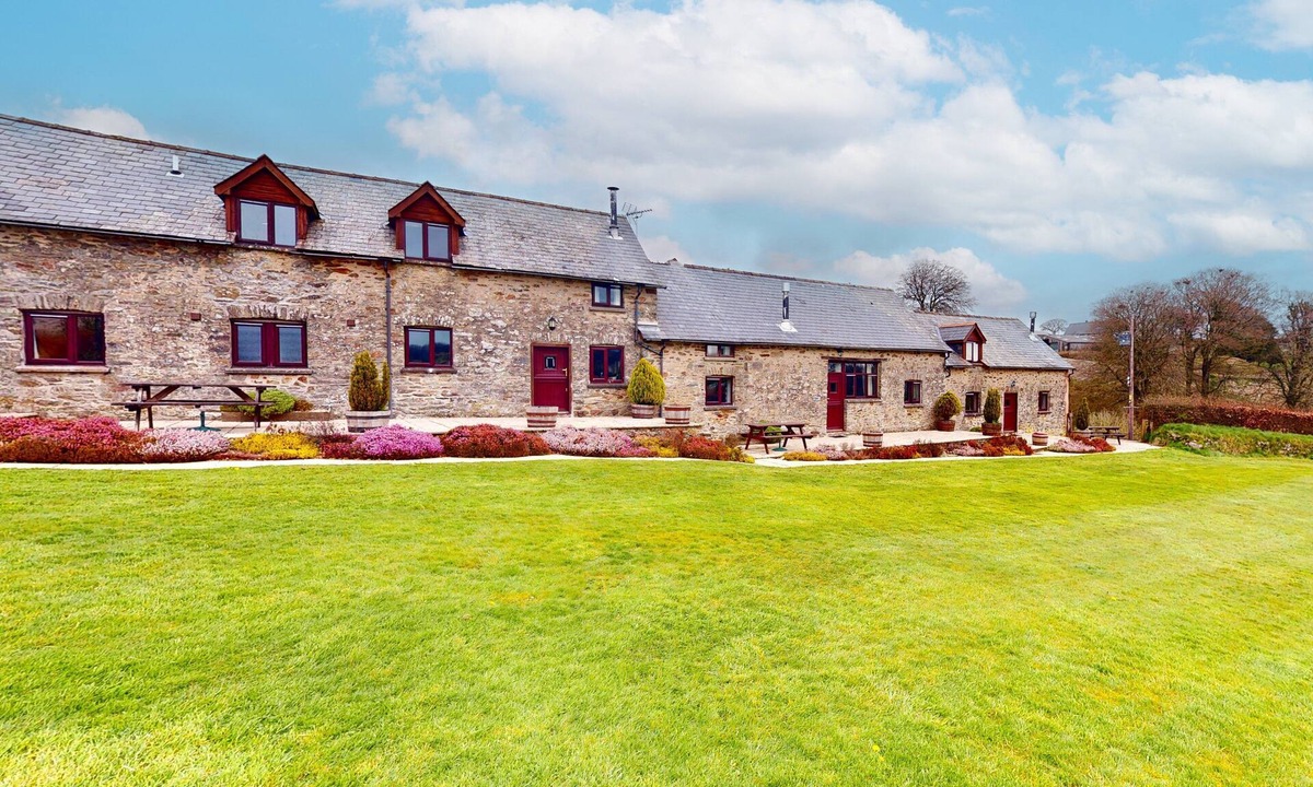 Hawkridge Cottage | Kiri and Norton Is a joint booking