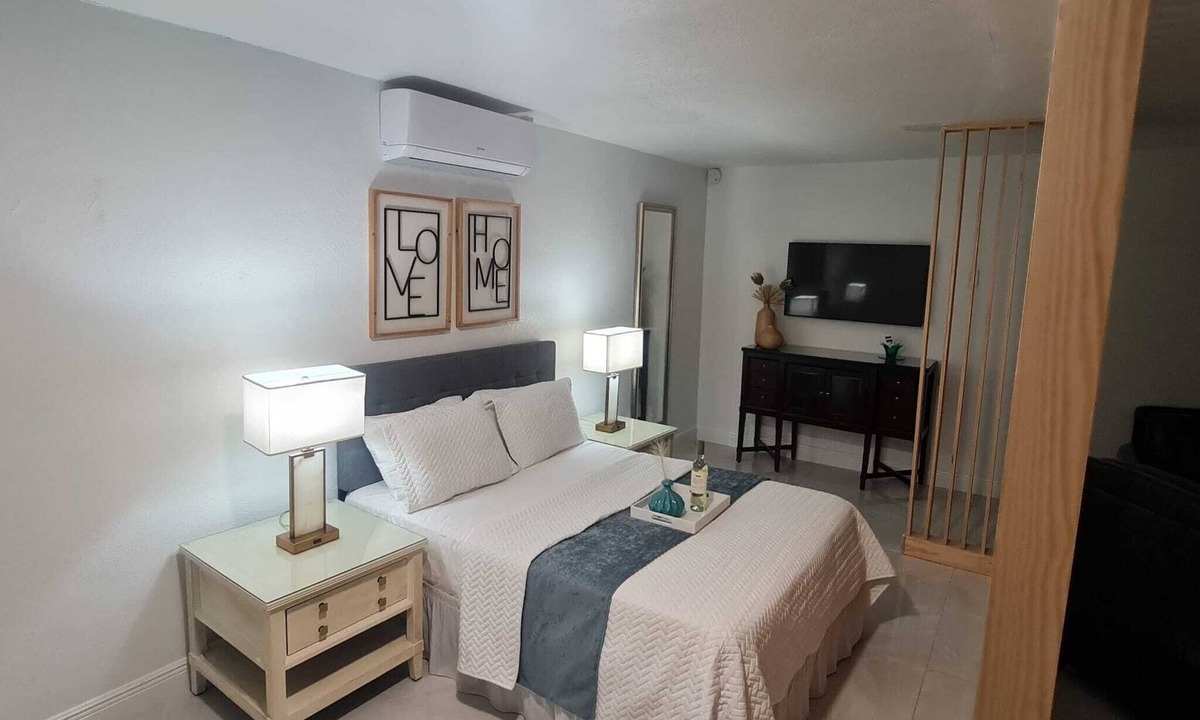 Buena Ventura Lakes Apartment | Kissimmee Studio 16 min from Disney World