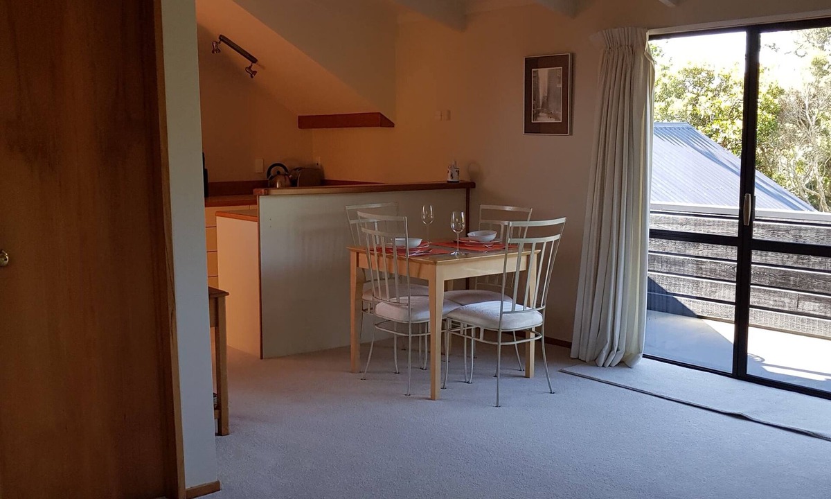 East Tamaki Heights Apartment | Kiteroa Studio Apartment