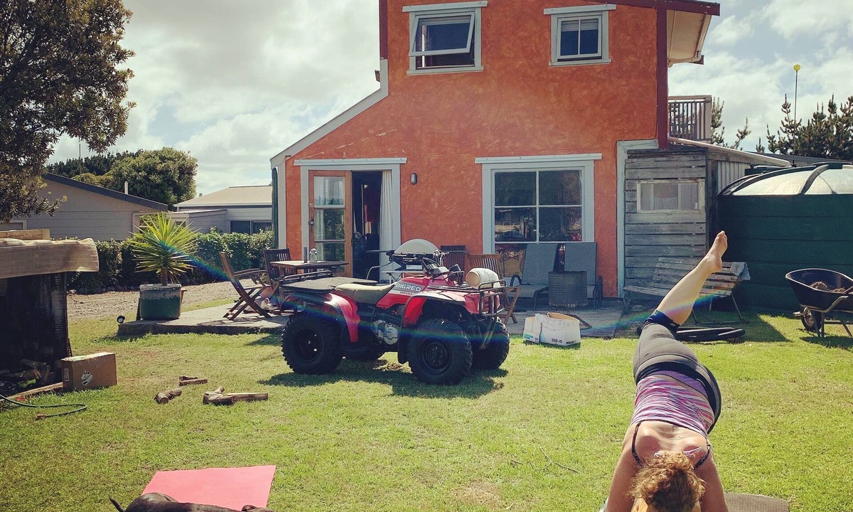 Waitarere Beach House | Kiwi Bach - walk to beach