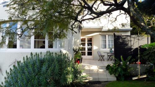 Glen Eden House | Kiwi Heritage Homestay