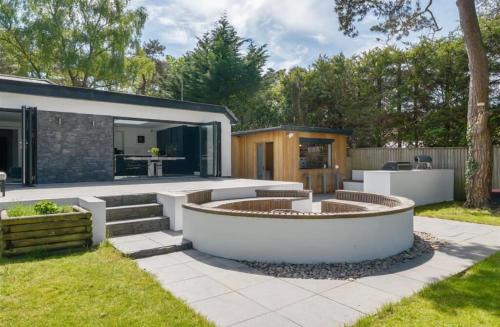 Ringwood House | Kiwi Pines forest retreat!