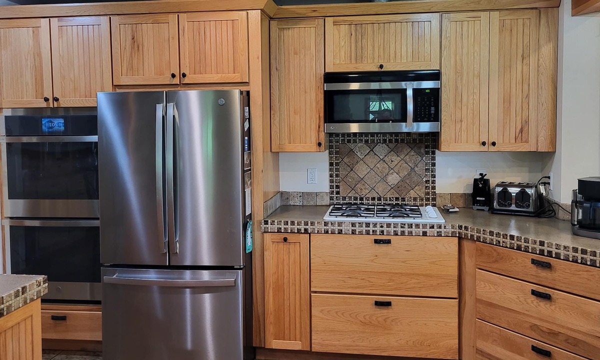 Lyle House | Klickitat River view property