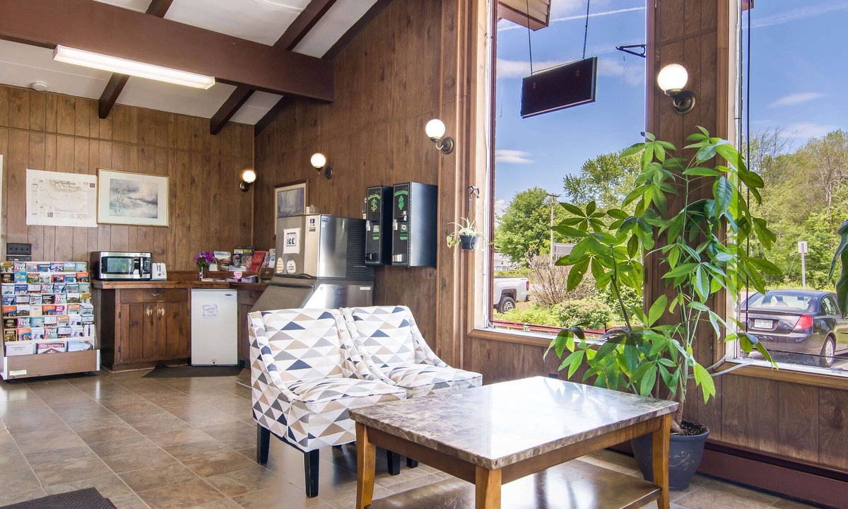 Amsterdam Hotel | Knights Inn Amsterdam